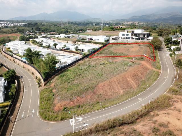 VENTA DE LOTE EN CIUDAD JARDIN - (Sur de Cali)