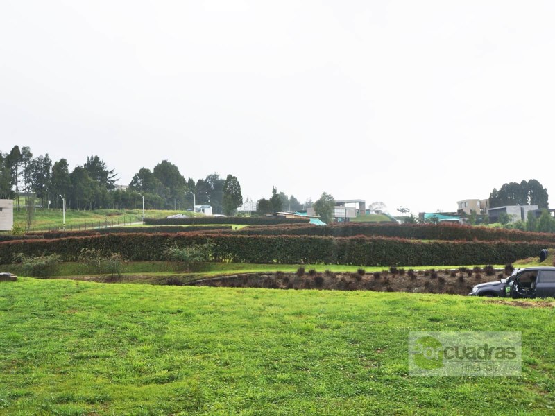 LOTE ALTO DE LAS PALMAS EN UNIDAD CERRADA