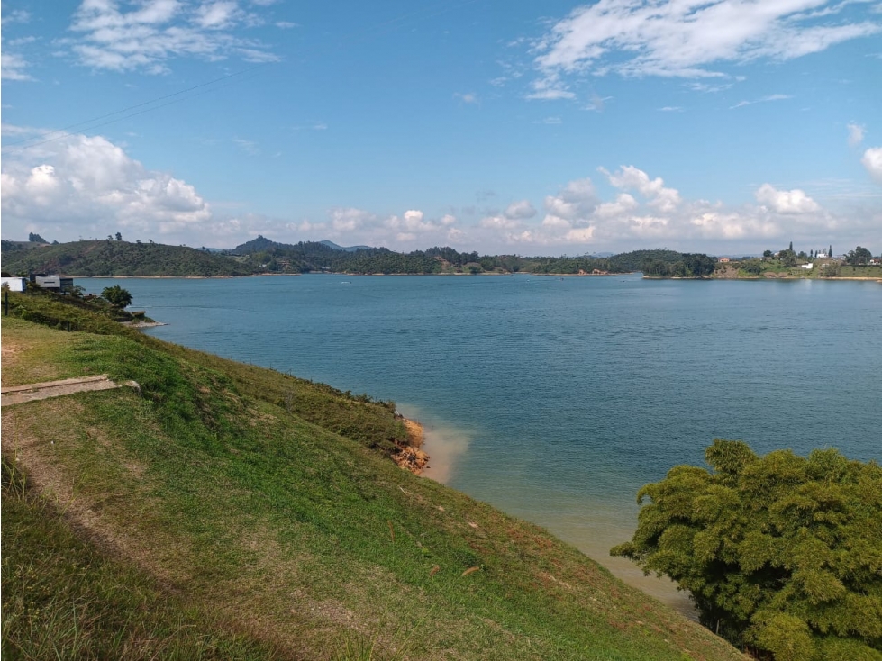 Venta de lote en El Peñol Antioquia