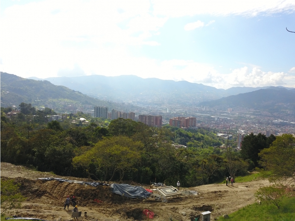 VENTA DE LOTE EN ENVIGADO - LOMA DEL ESCOBERO