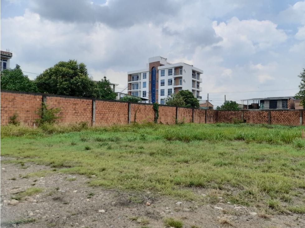 SE VENDE LOTE-BODEGA EN BARRIO LA CAMPIÑA