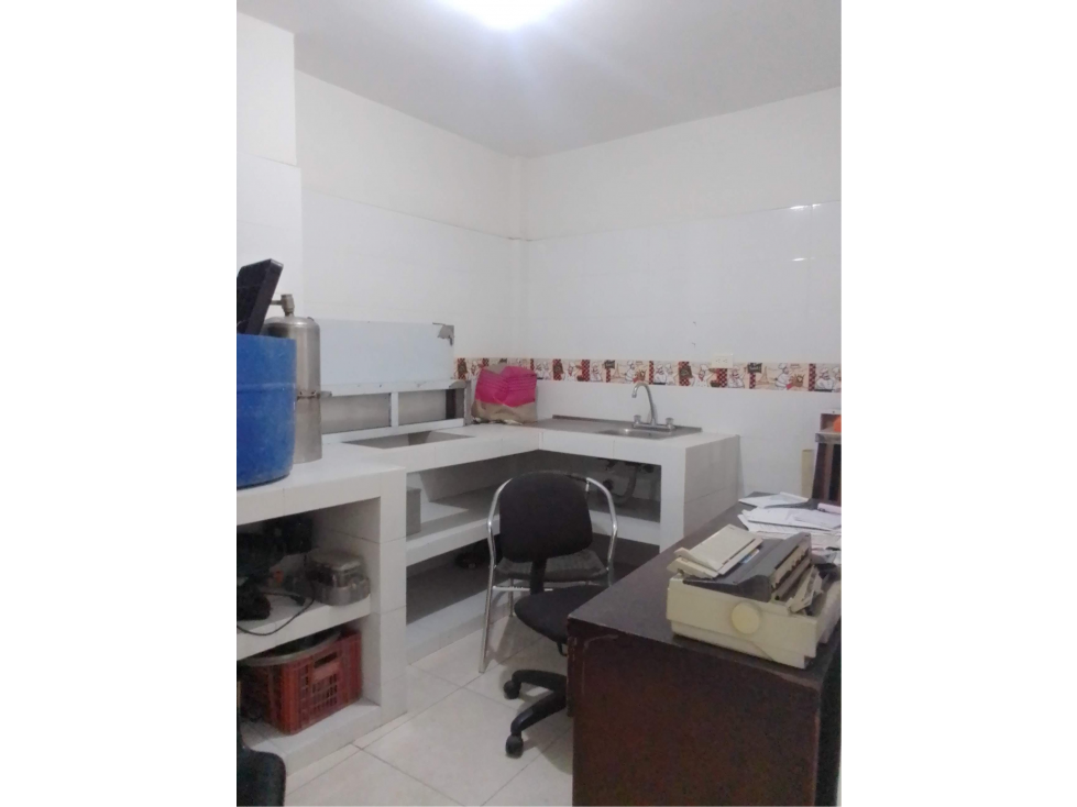 VENDO CASA CON LOCALES BARRIO EL LLANO CUCUTA