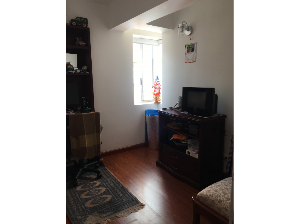 VENDO APARTAMENTO EN PORTON DE IBERIA PISO 6