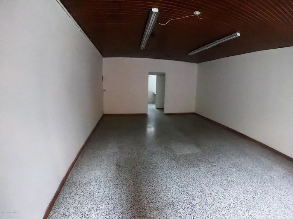 Arriendo Comercial en  Santa Ana Usaquen C.C 22-1228