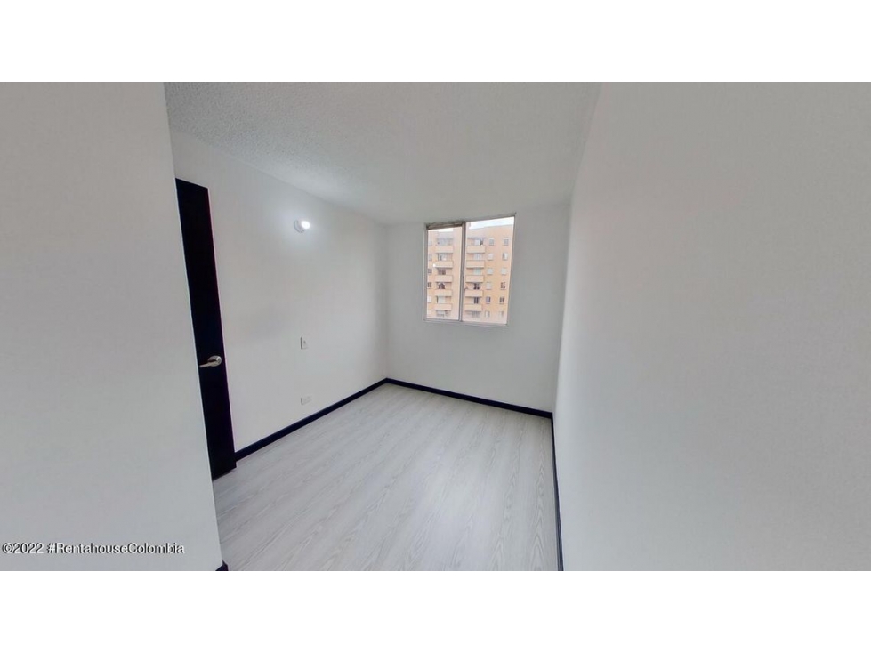 Apartamento en  Ciudad Techo RAH CO: 23-300