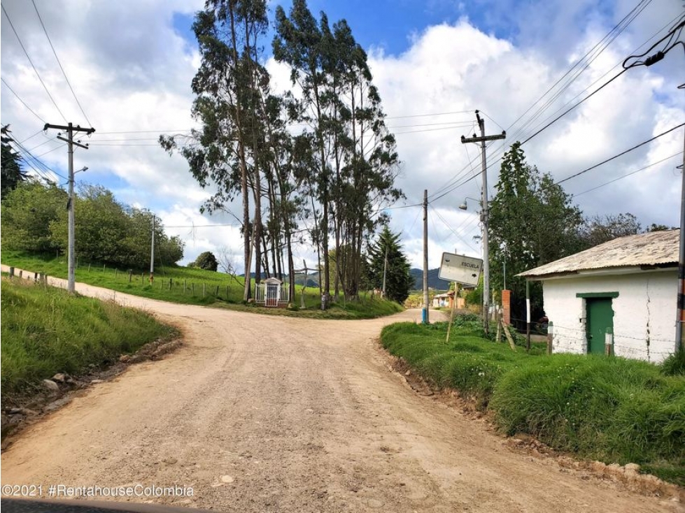 Lote en  San Luis(La Calera) S.G  23-1581