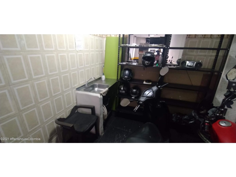 Comercial en  Centro La Candelaria RAH CO: 23-1466