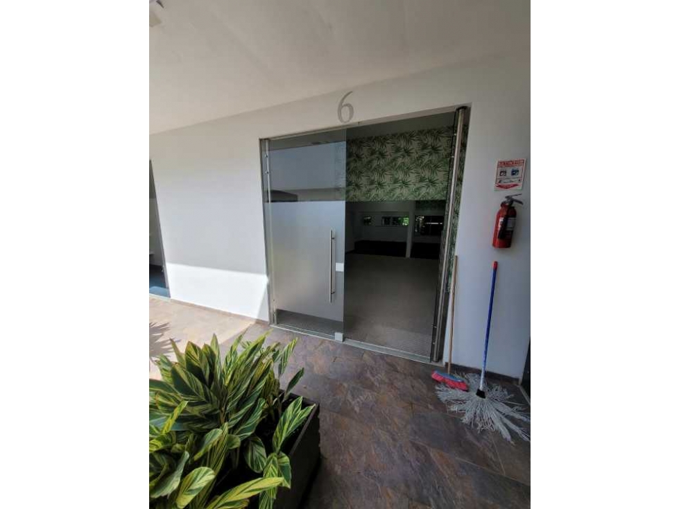 ARRIENDO 2 OFICINAS EN CIUDAD JARDIN T.P