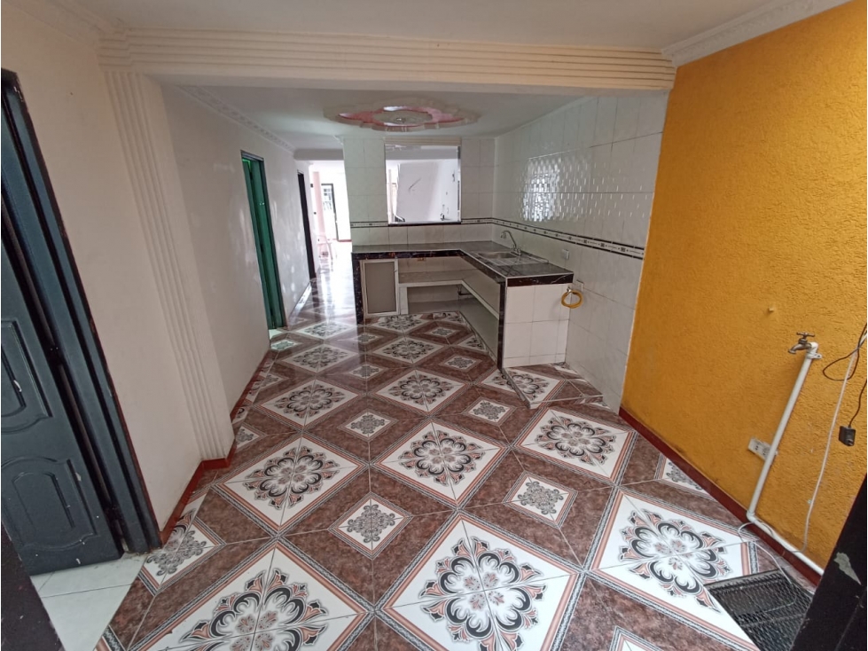 SE VENDE CASA EN ALFONSO BARBERENA CON LOCALES (L.M) CW:6908912