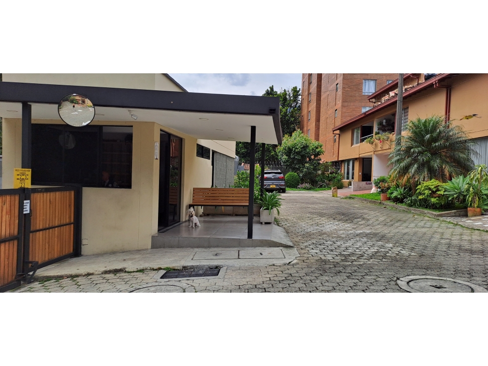 VENDO CASA UNIFAMILIAR, SECTOR PONTEVEDRA, UNIDAD CERRADA 235 METROS