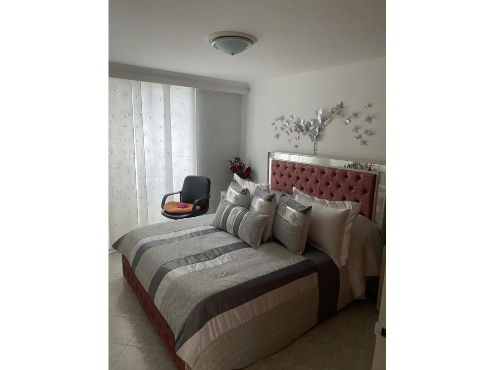 VENDO  APARTAMENTO ENVIGADO MILAN 2 PISO-PARQUEADERO CUBIERTO