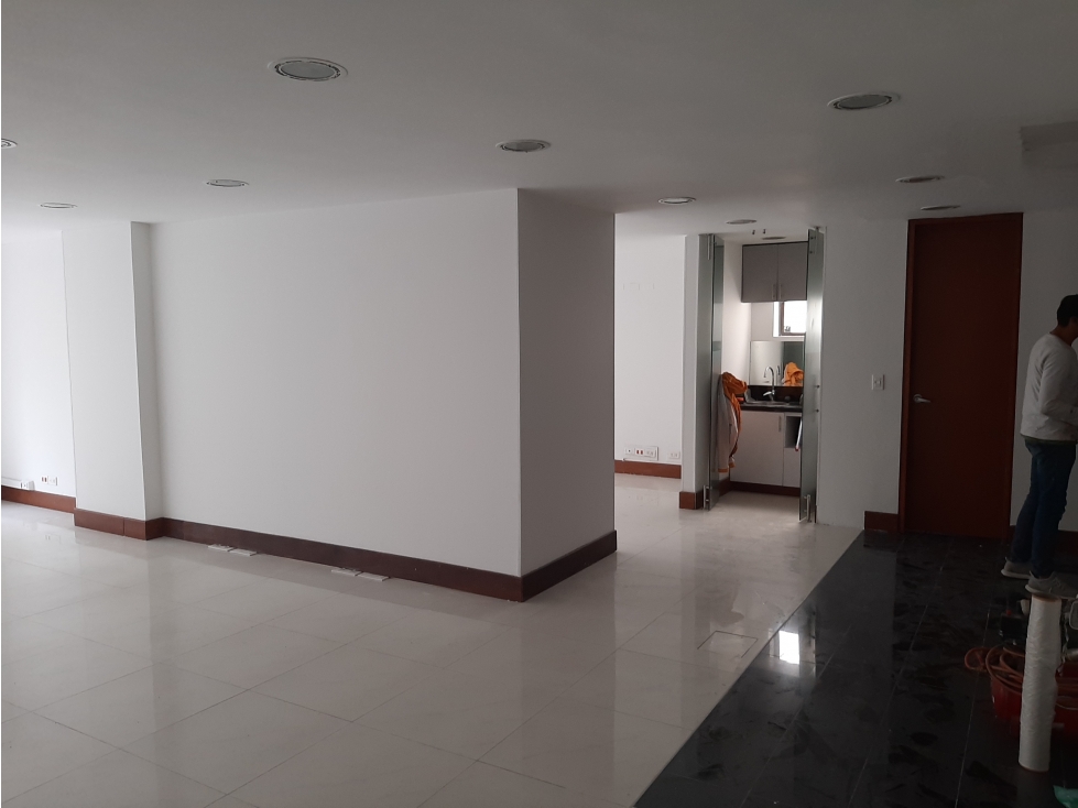 VENDO OFICINA CABRERA 118M2 SOBRE CRA 11, 2 PARK INDEPENDIENTES