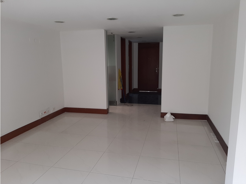 ARRIENDO OFICINA CABRERA 118 M2 PISO 5 EXTERIOR SOBRE CRA 11 2 PARK