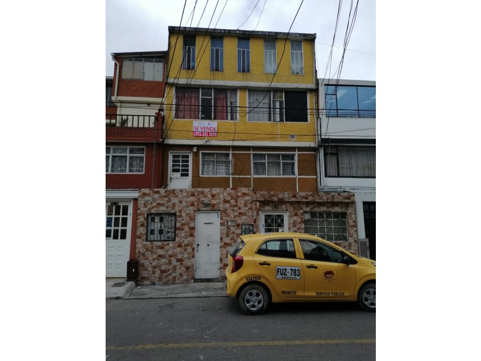 VENTA CASA PRIMAVERA BOGOTÁ D.C