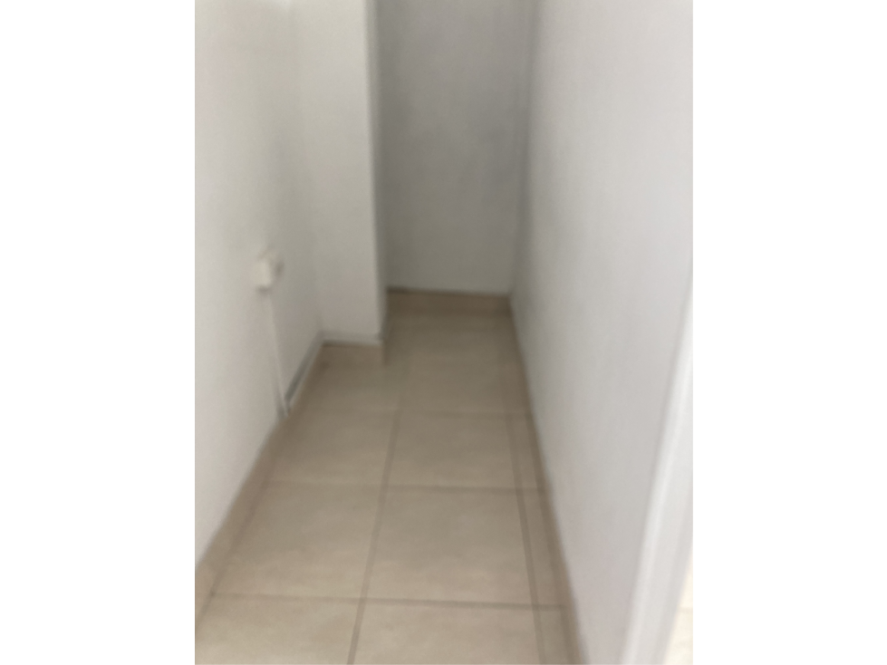 Arriendo Oficina de 50 Metros en el Polo