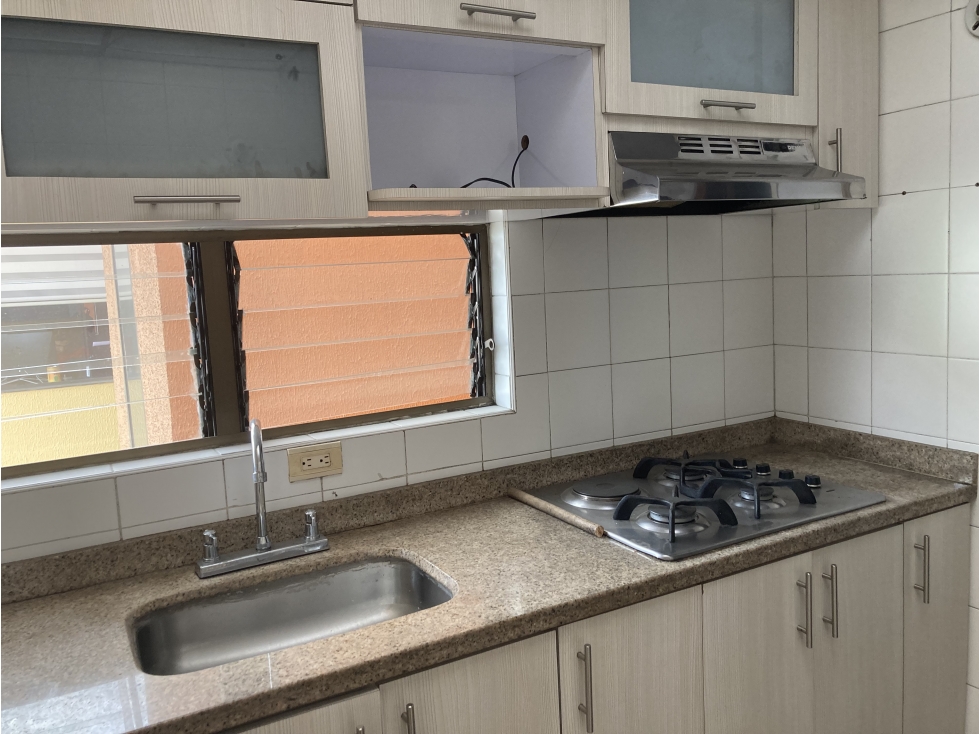 Vendo Apartamento Galerías Piso 6 exterior con ascensor