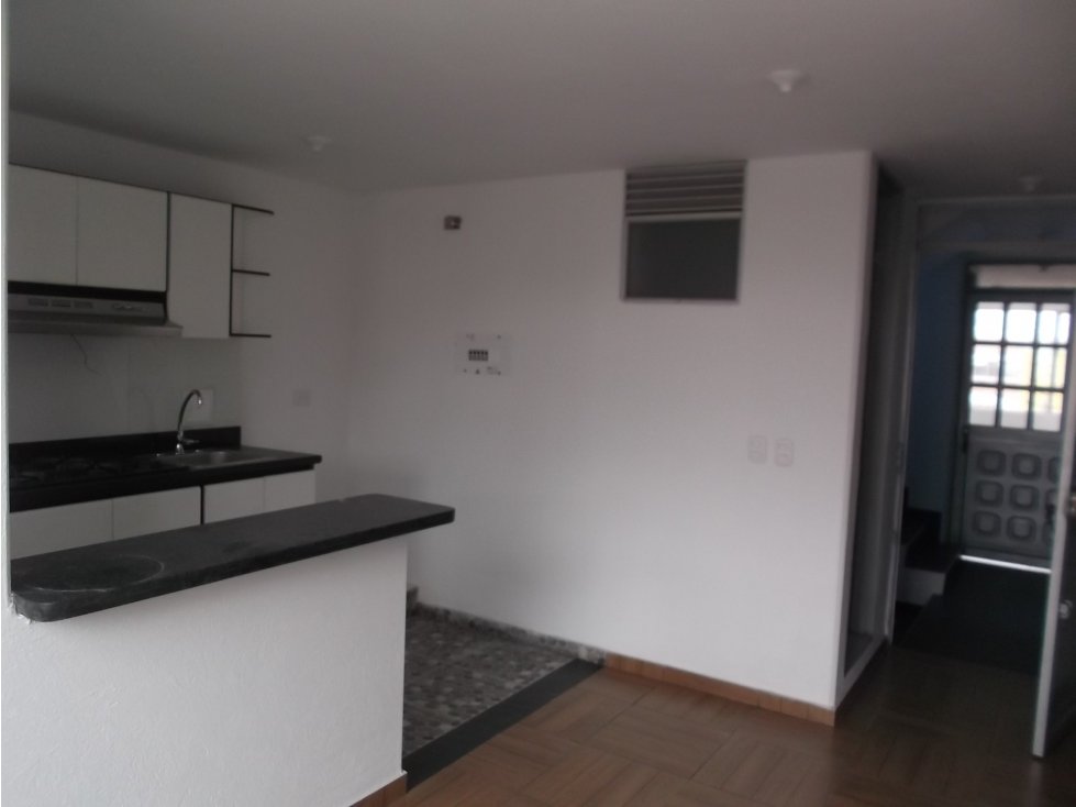 ARRIENDO APARTAMENTO EN SANTA LUCIA 202 - BOGOTA