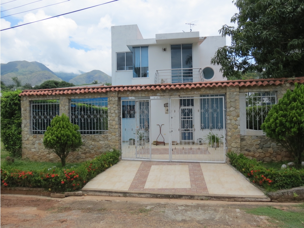 Venta casa Melgar condominio