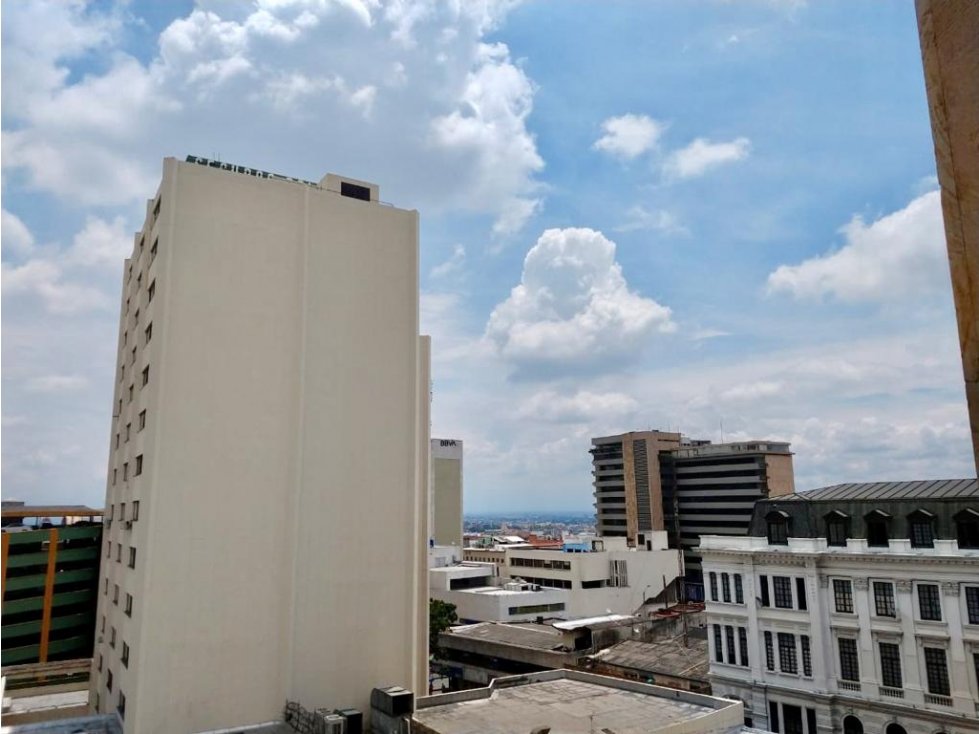 Se arrienda local en el edificio Zaccour, Cali.