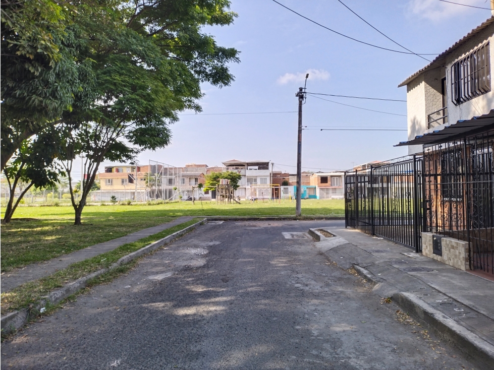 Hermosa casa con parqueadero doble en Portal del Sembrador, Palmira.