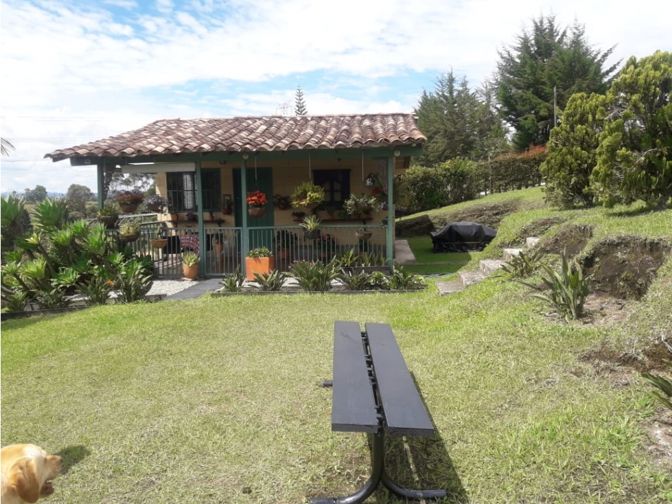 Venta Finca Marinilla via Rionegro con lote para tres viviendas