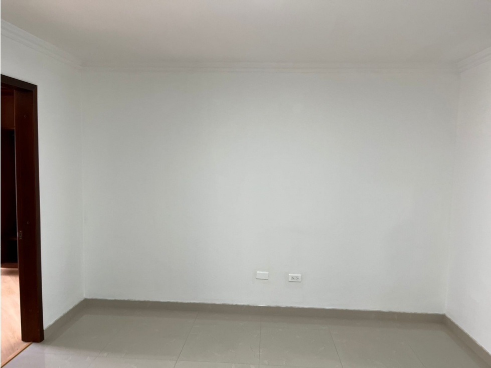 VENDO   APARTAMENTO ALGARRA 3