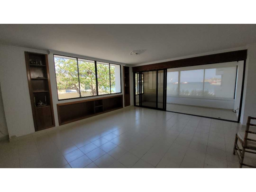 Apto en VENTA grande, lindo frente al Mar en zona Bellavista