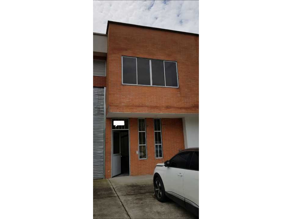 ARRIENDO BODEGA DOSQUEBRADAS 428 MTS ALTURA 10 METROS