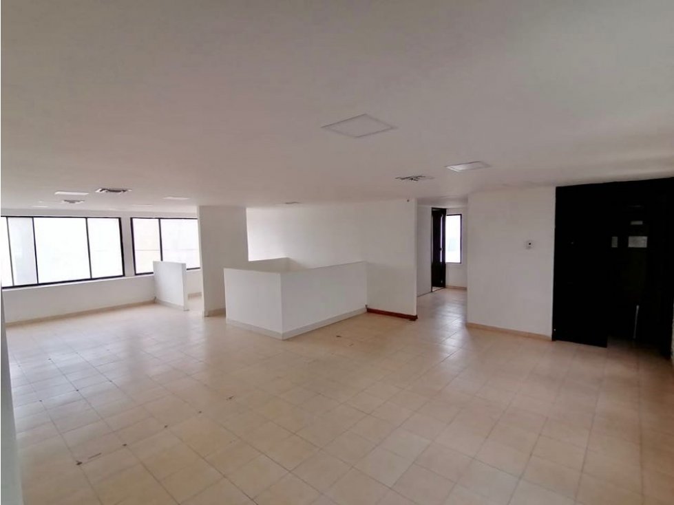 ARRIENDO DE OFICINA ED. CENTRO EJECUTIVO - SANTA MARTA