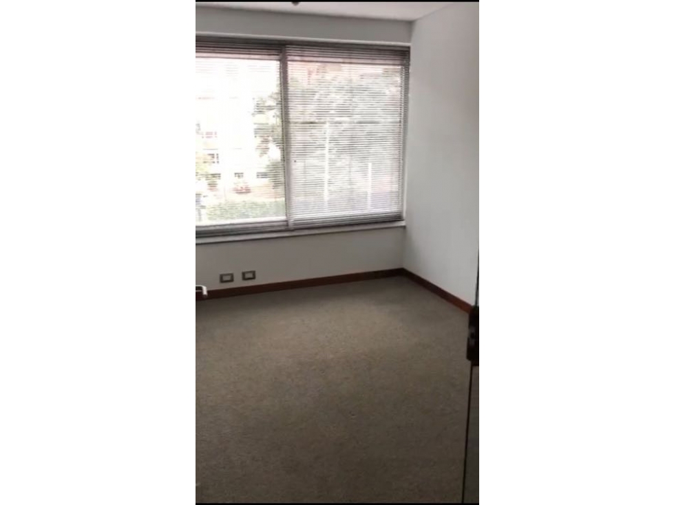 Arriendo excelente oficina ubicada en el NOGAL. 186 m2. Edificio AAA