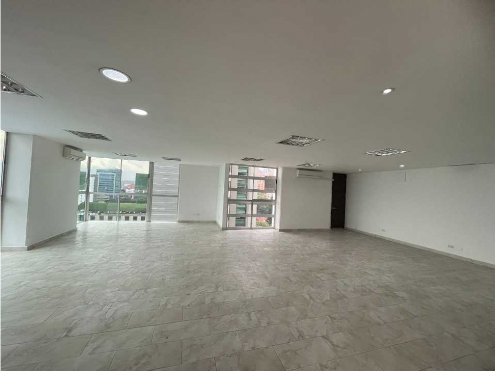 Arriendo Oficina En El Poblado