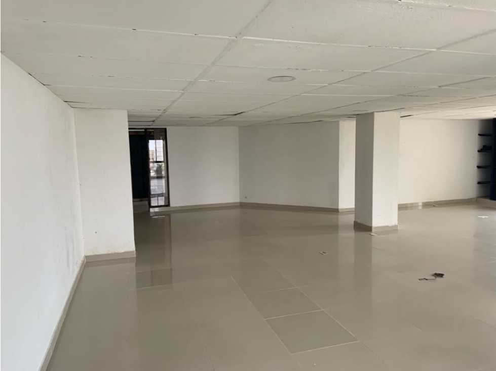 ARRIENDO OFICINAS EN CENTRO EMPRESARIAL