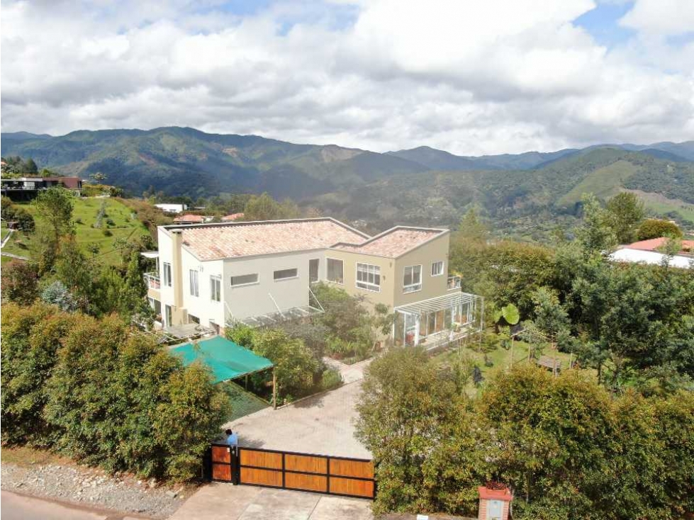 CASA EN VENTA EL RETIRO - ANTIOQUIA, SECTOR PARQUE PRINCIPAL