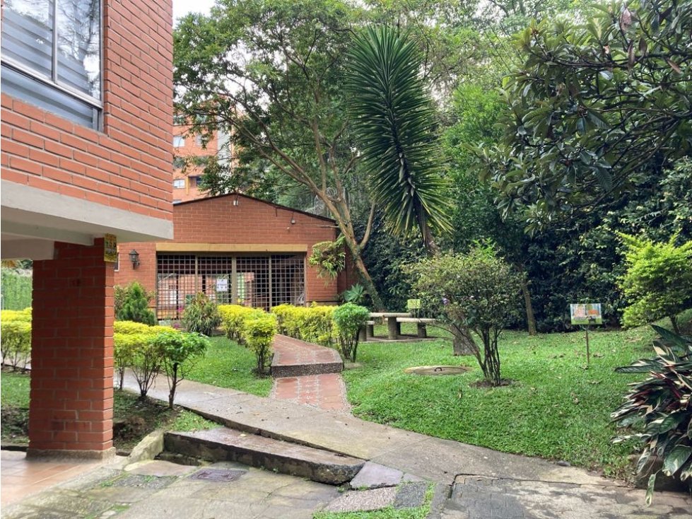 CASA EN VENTA EN CAMINO VERDE ENVIGADO