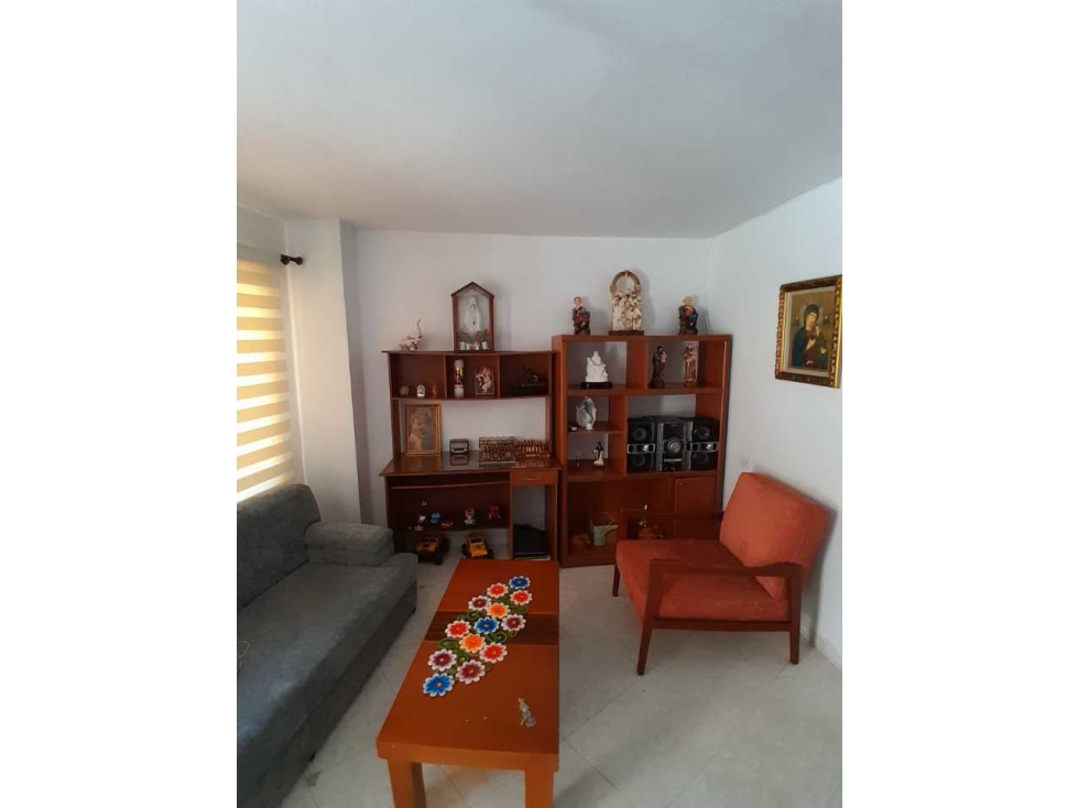 CASA EN VENTA EN EL BARRIO LAS PALMAS, MEDELLIN PISO 1