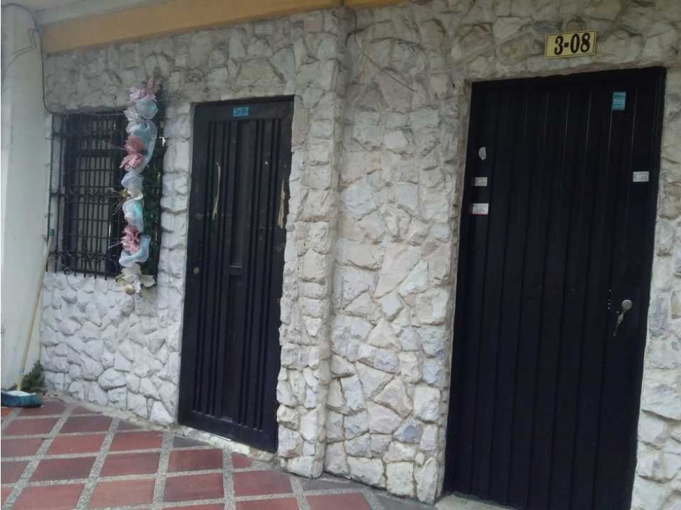 CASA ESQUINERA DE 3 PISOS - LIDO