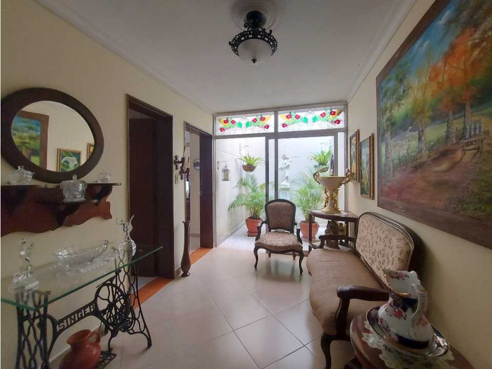 CASA UNIFAMILIAR EN VENTA EN LA CASTELLANA