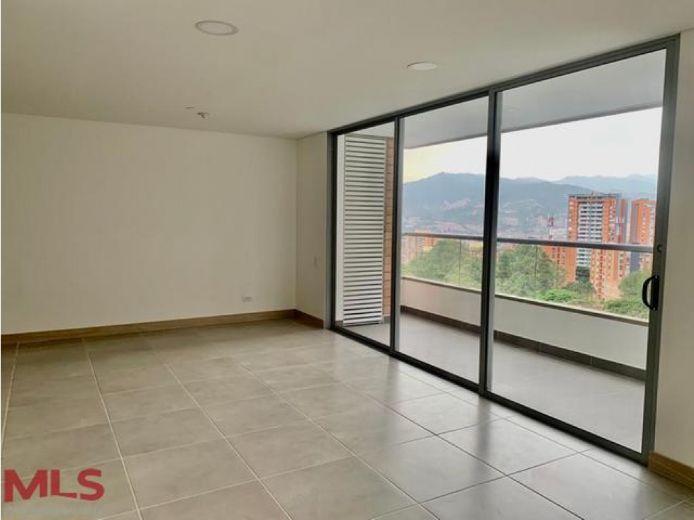 Diseño y ubicación confluyen en éste inmueble.(MLS#238774)