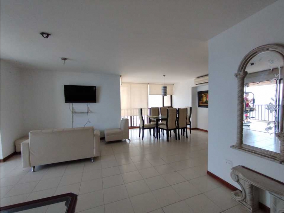 En venta apartamento con vista al mar