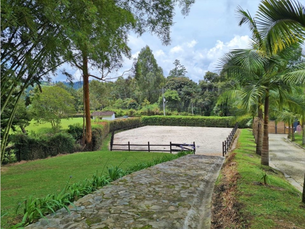 EN VENTA CASA CAMPESTRE FIZEBAD, EL RETIRO