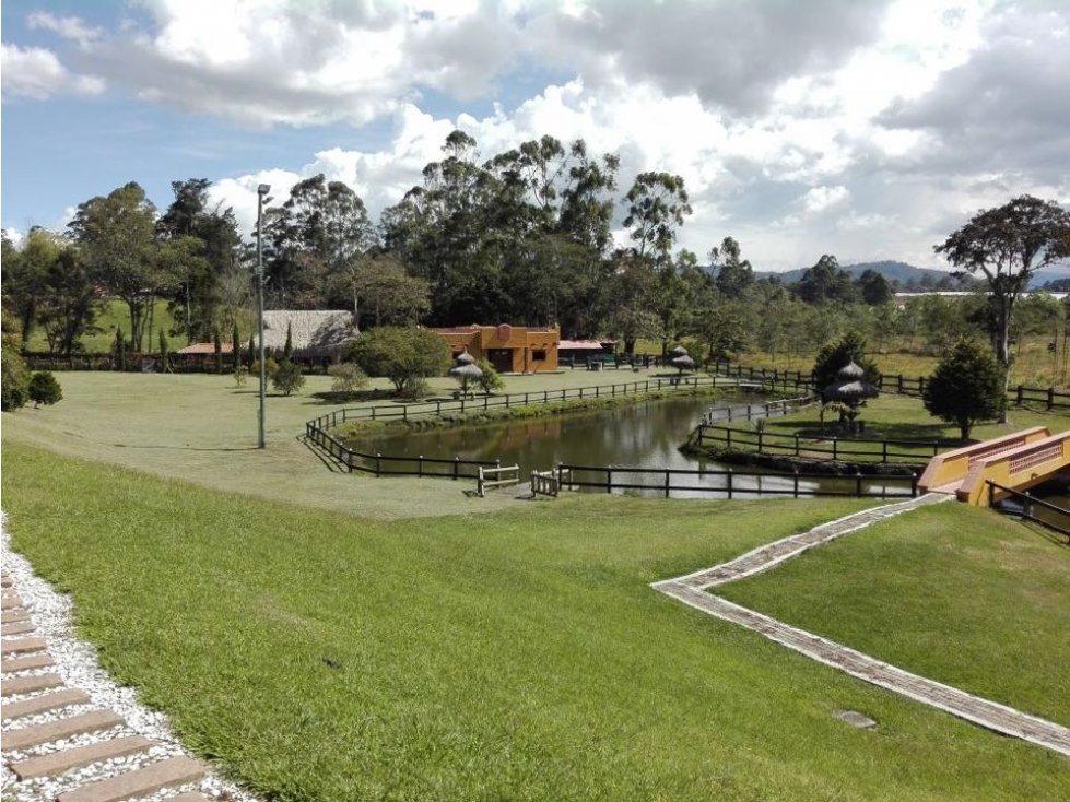 ESPECTACULAR CASA CAMPESTRE EN VENTA LLANOGRANDE RIONEGRO (ANT)