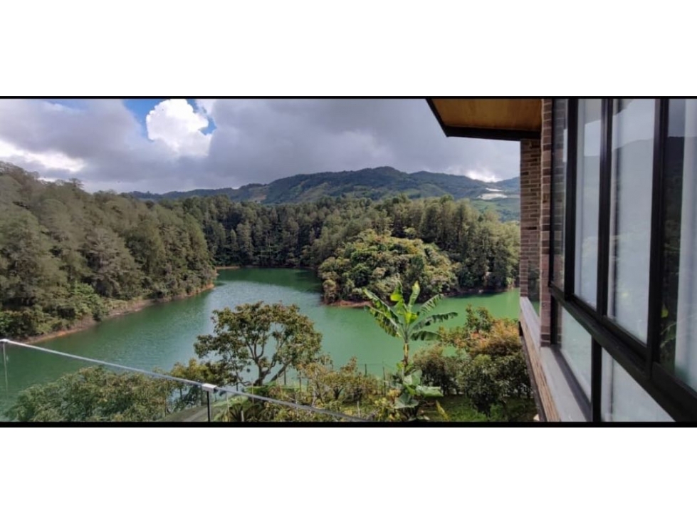 Finca en Guatape en condominio privado salida a embalse