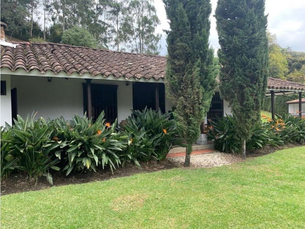 HERMOSA CASA FINCA EN VENTA SOBRE LA VIA LA CEJA RIONEGRO? Oportunidad