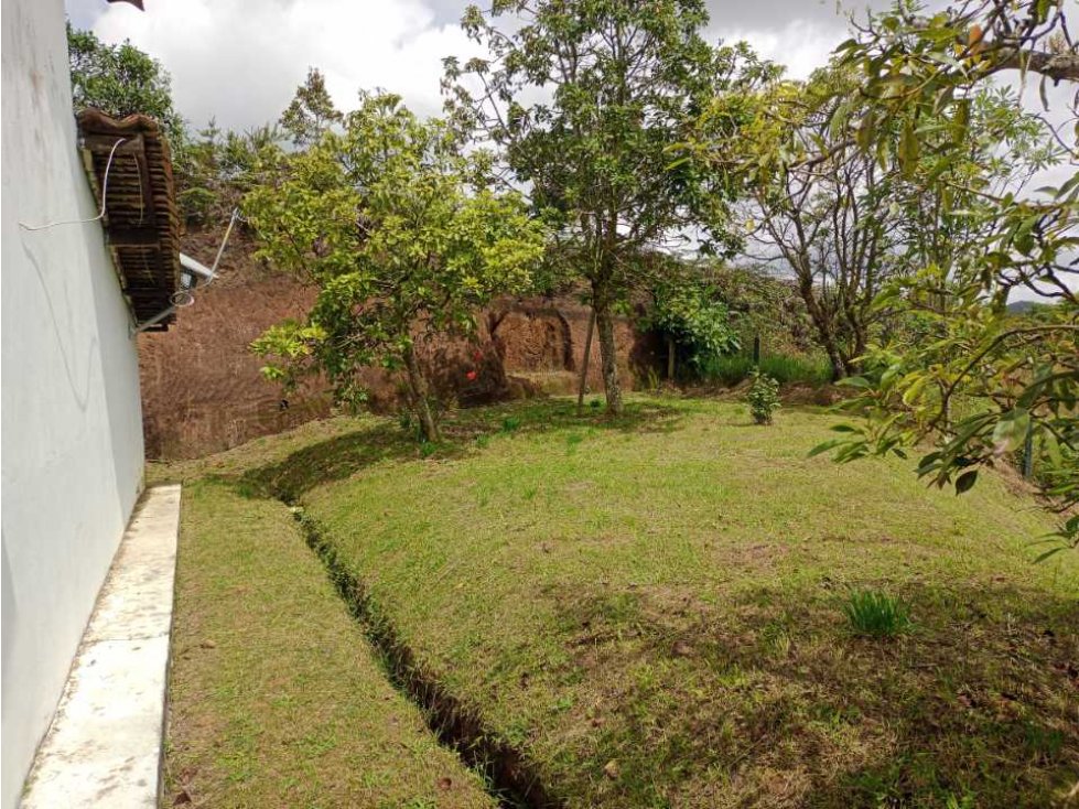 LINDA FINCA CAMPESINA EN VENTA SOBRE VÍA EN VENTA EN SAN VICENTE FERRE