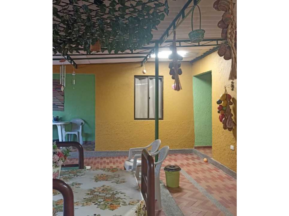 Lindo hostal a 4 cuadras del mar con 9 alcobas, 9 baños, rodadero