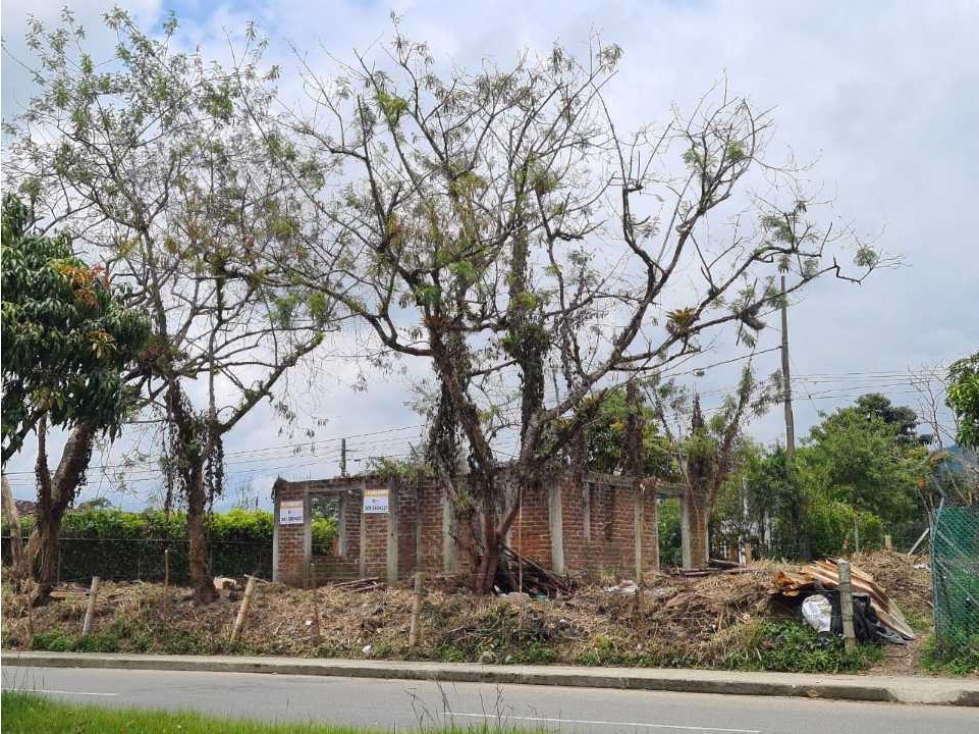 LOTE SOBRE LA AV. CENTENARIO