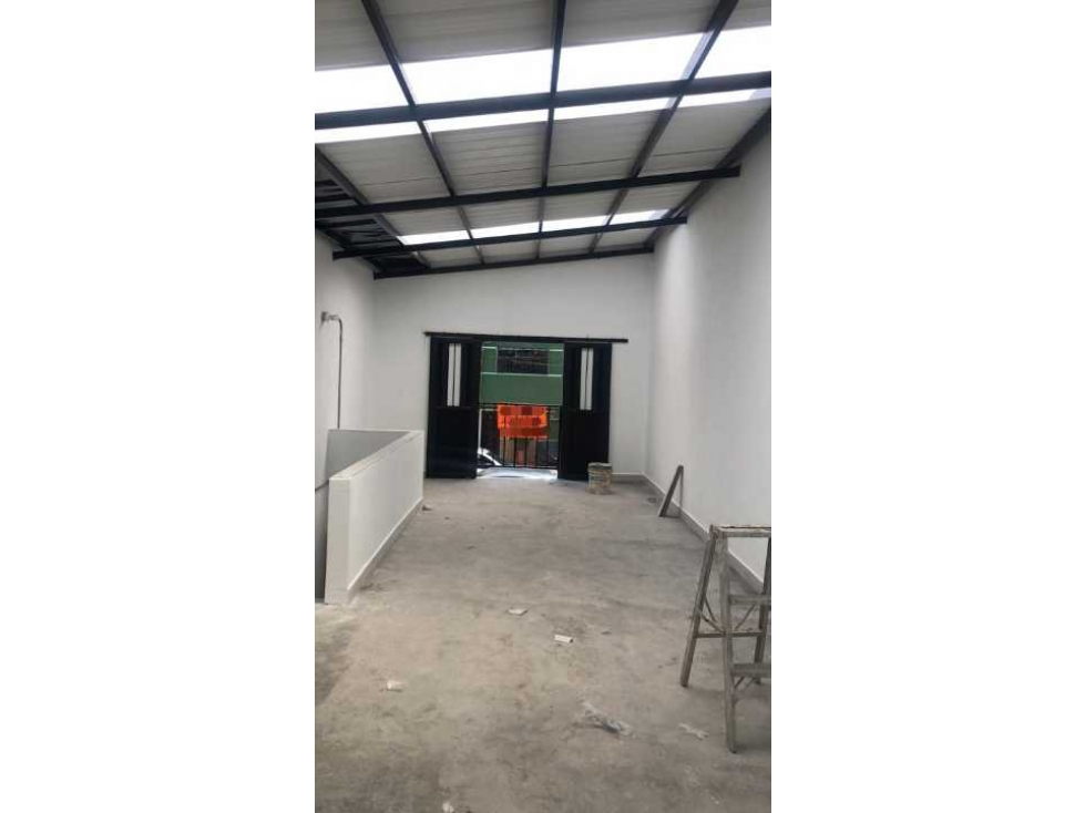 Se arrienda bodega 80m² en Barrio Antioquia