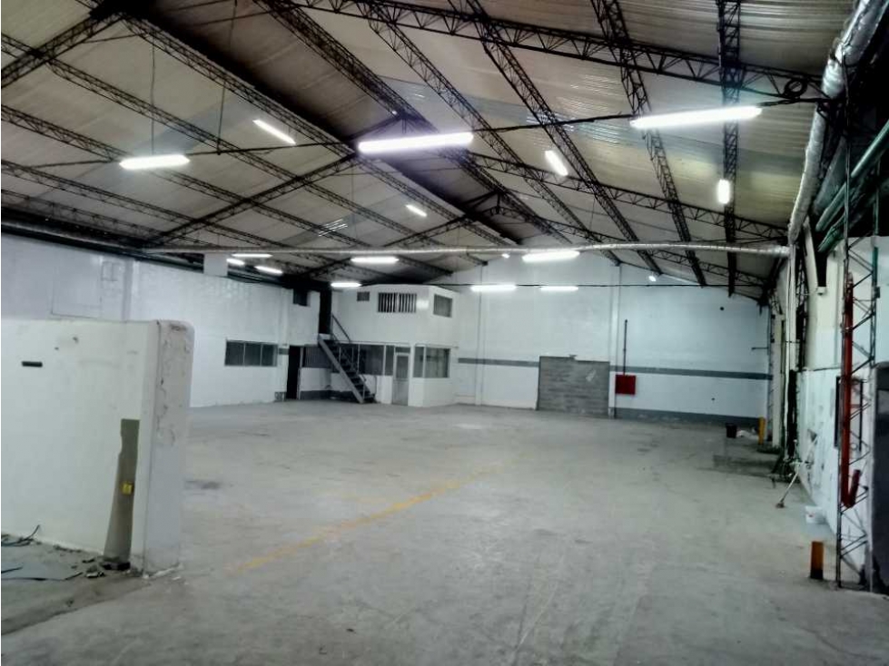 Se arrienda bodega industrial en Itagüi 3.150m²