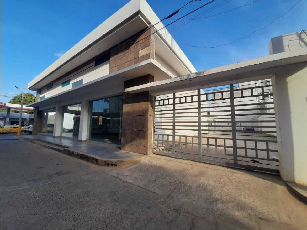 SE ARRIENDA LOCAL COMERCIAL - OFICINAS CENTRO