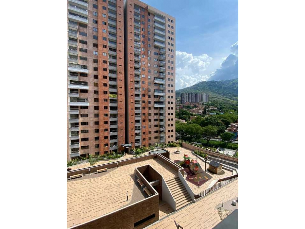 APARTAMENTO EN VENTA  EN FLOR DE AGUA, BELLO  PISO 11